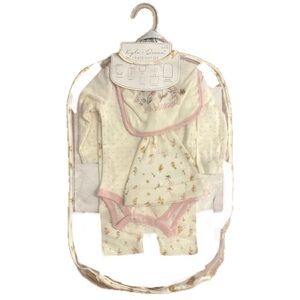 Kyle & Deena 7 Piece Baby Girl Gift Set